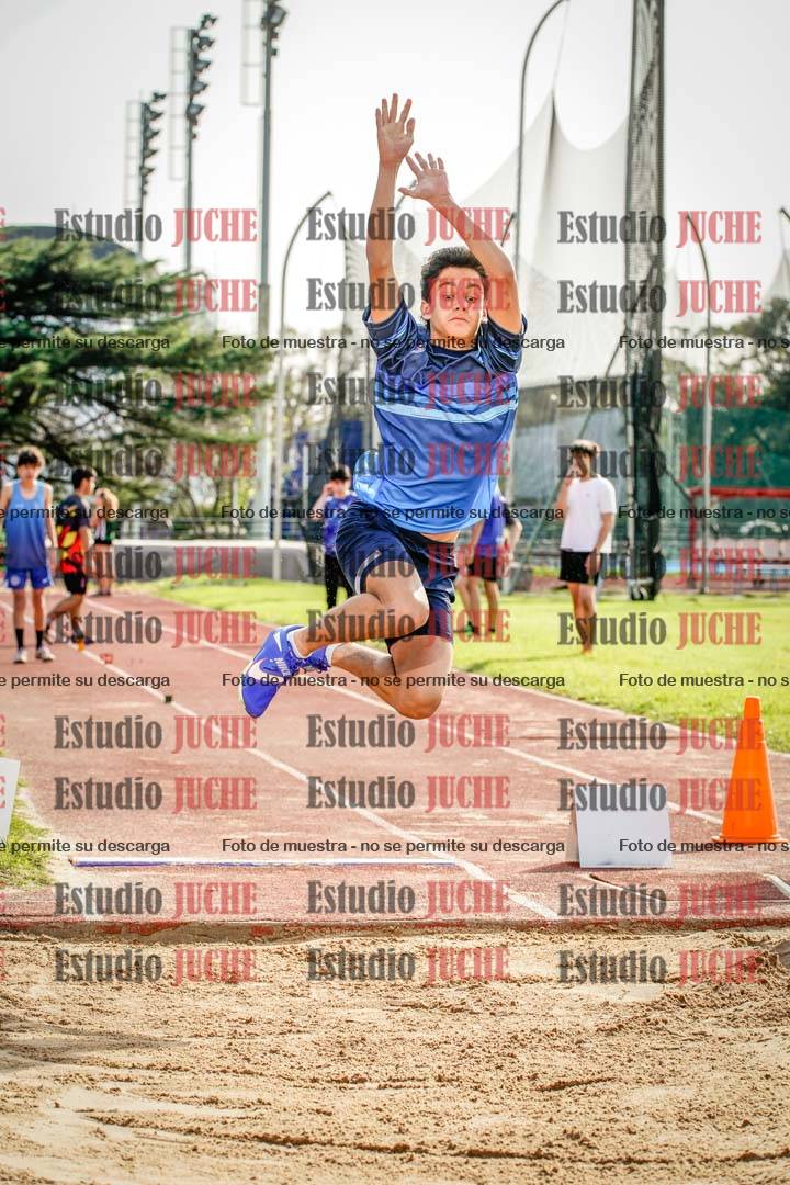 Fotos del salto en largo de varones