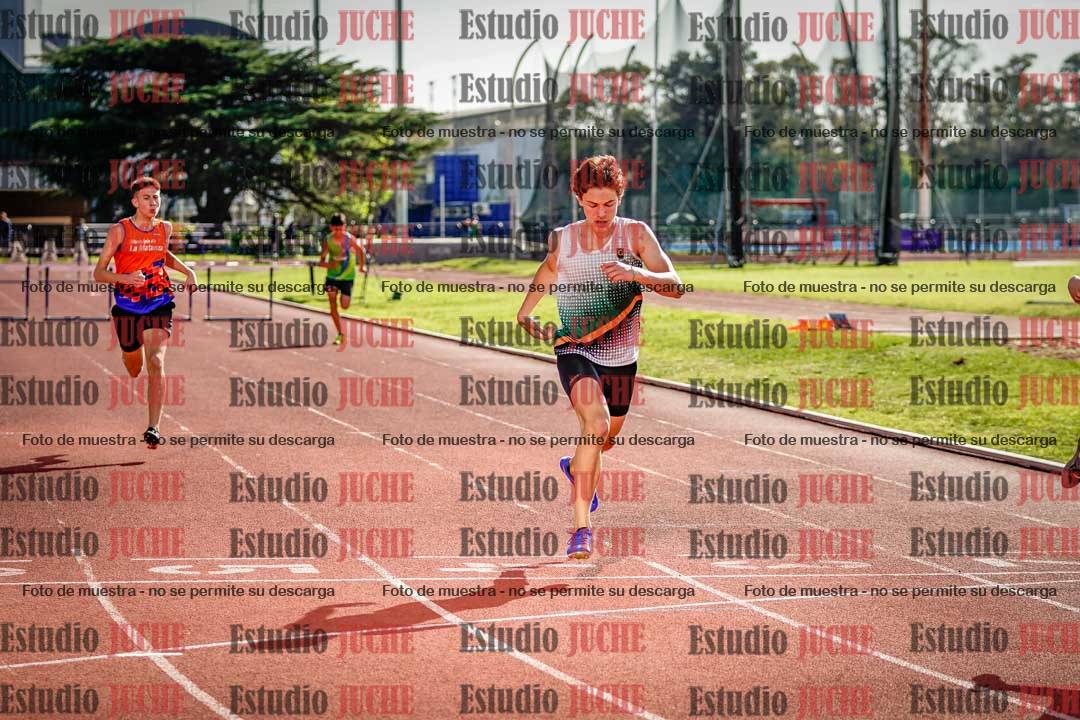 Fotos de los 295 m con vallas de varones