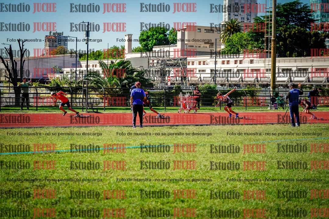 Fotos de los 295 m con vallas de varones