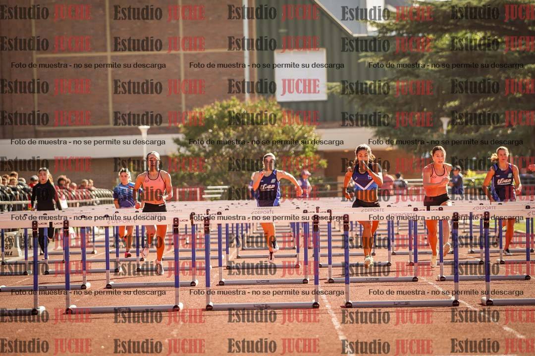Fotos de los 100 m con vallas de mujeres