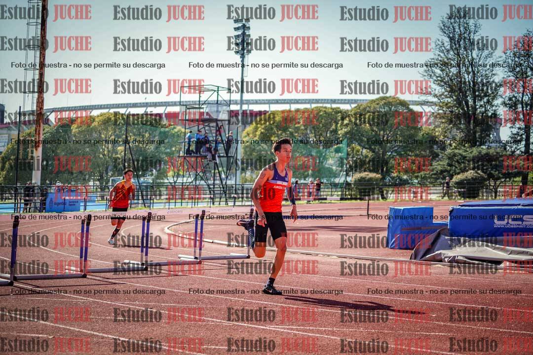 Fotos de los 295 m con vallas de varones