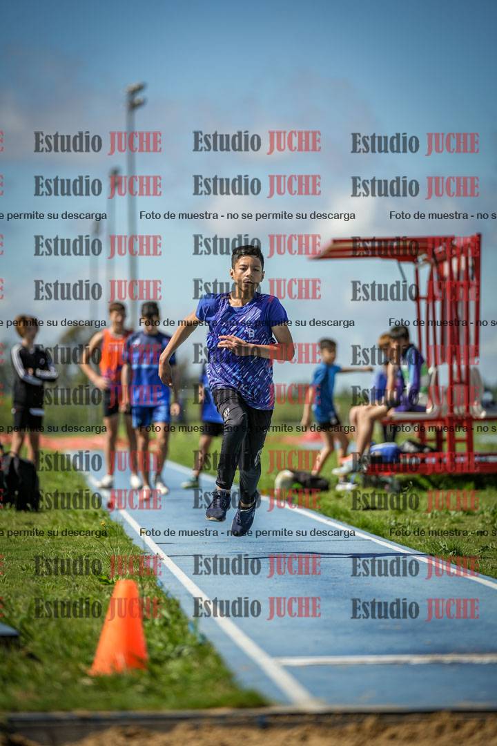 Fotos del salto en largo de varones - U14