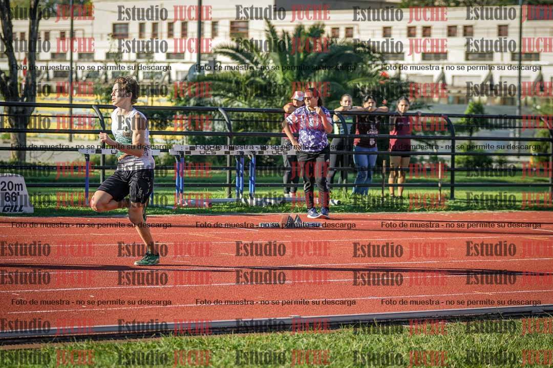 Fotos de los 295 m con vallas de varones