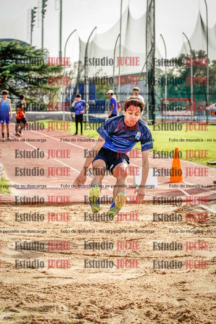 Fotos del salto en largo de varones