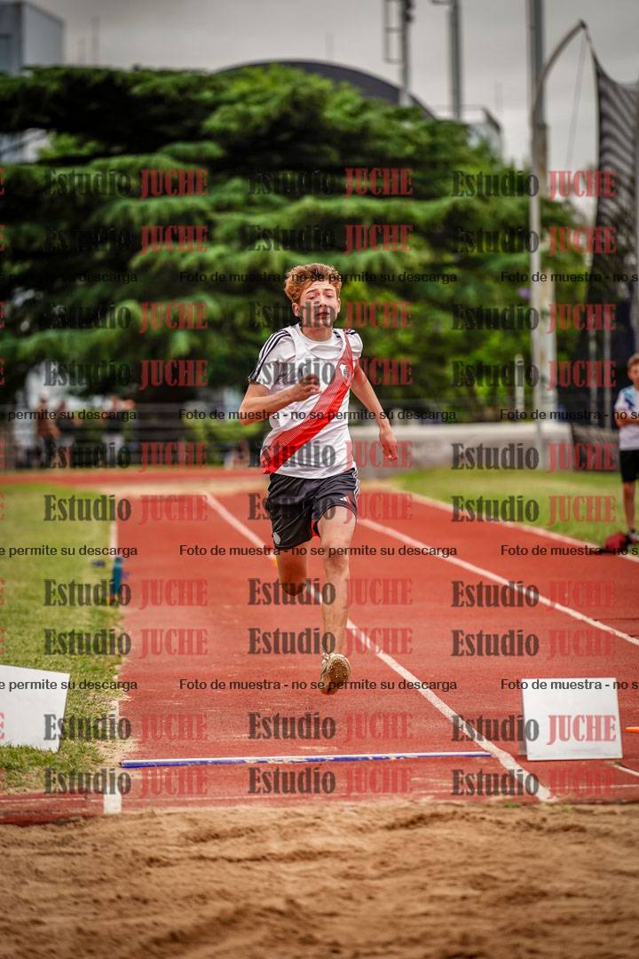 Fotos del salto en largo de varones - U14