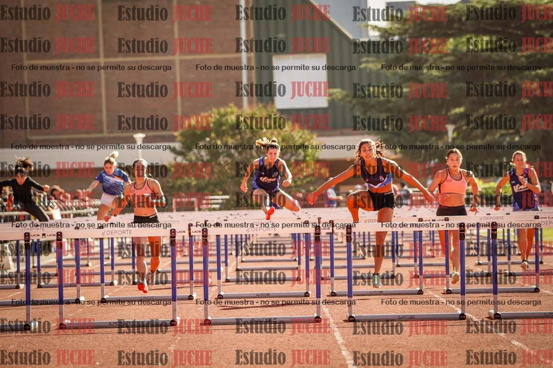 Fotos de los 100 m con vallas de mujeres