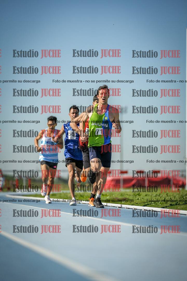 Fotos de los 5000 m de mujeres y varones - serie 1