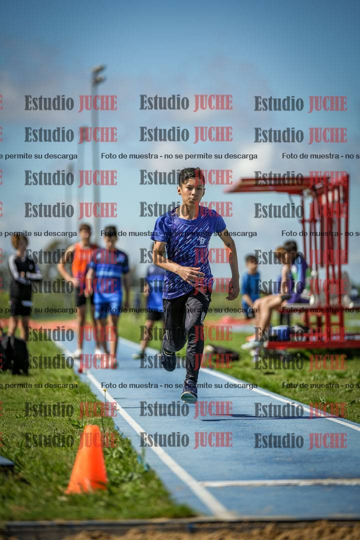 Fotos del salto en largo de varones - U14