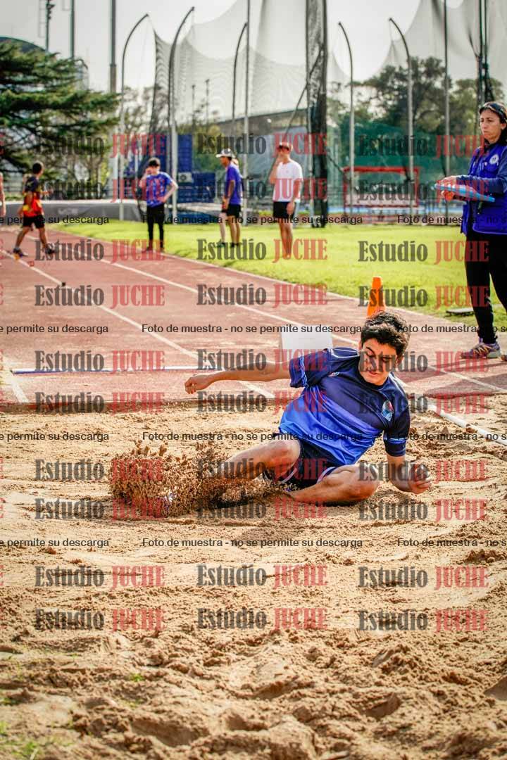 Fotos del salto en largo de varones