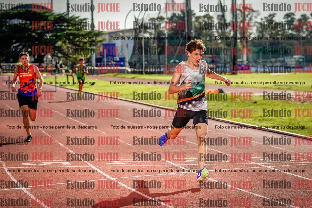 Fotos de los 295 m con vallas de varones