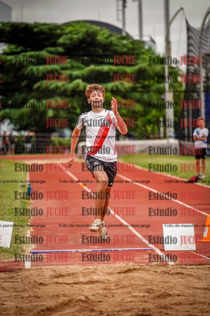 Fotos del salto en largo de varones - U14