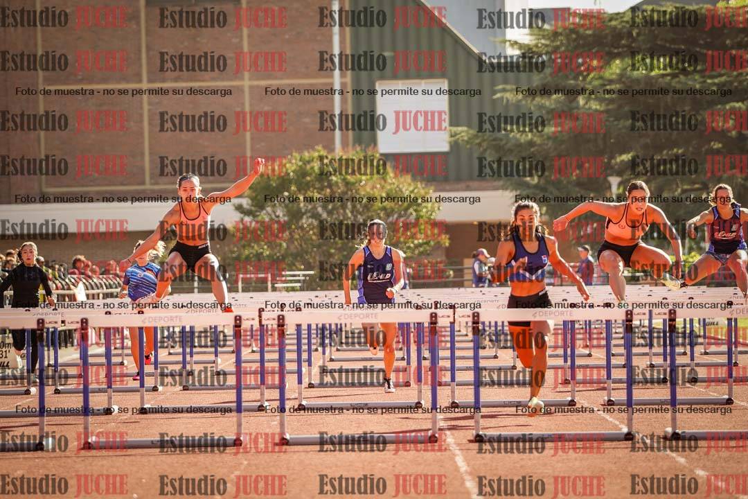 Fotos de los 100 m con vallas de mujeres