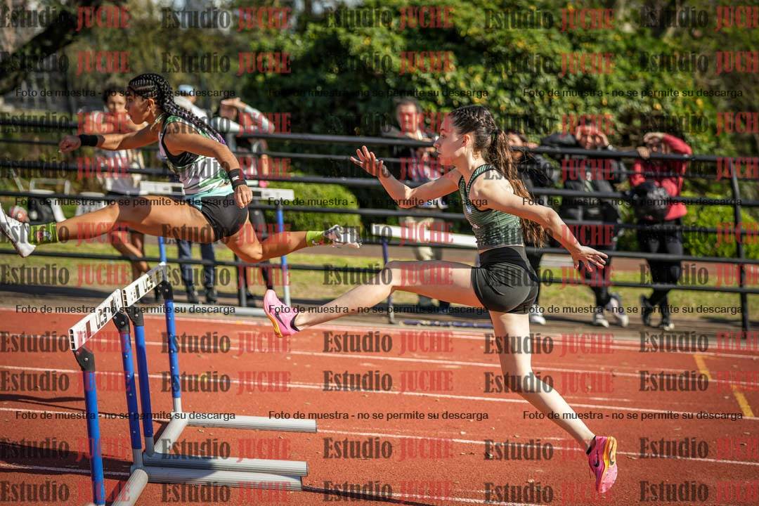 Fotos de los 100 m con vallas de mujeres