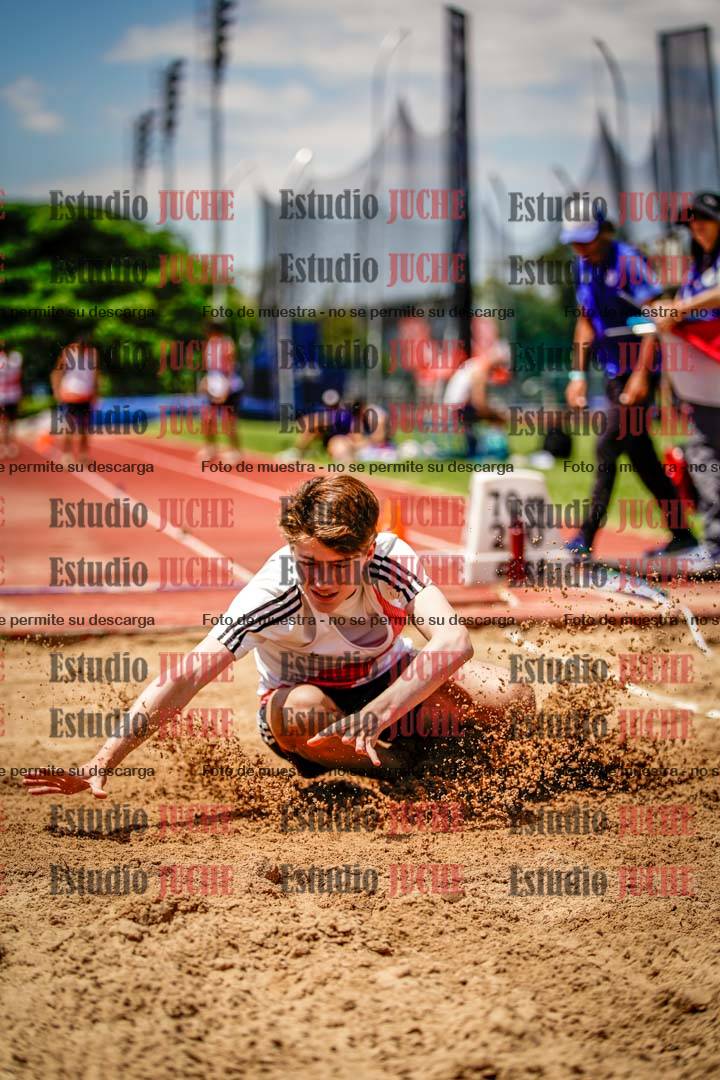 Fotos del salto en largo de varones
