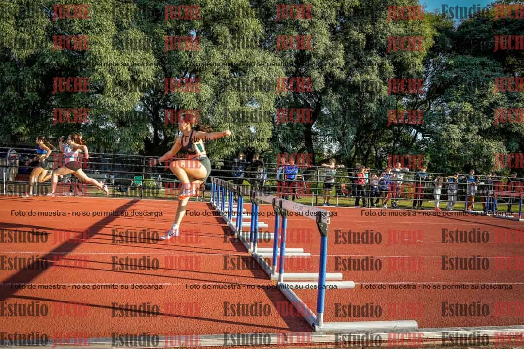 Fotos de los 100 m con vallas de mujeres