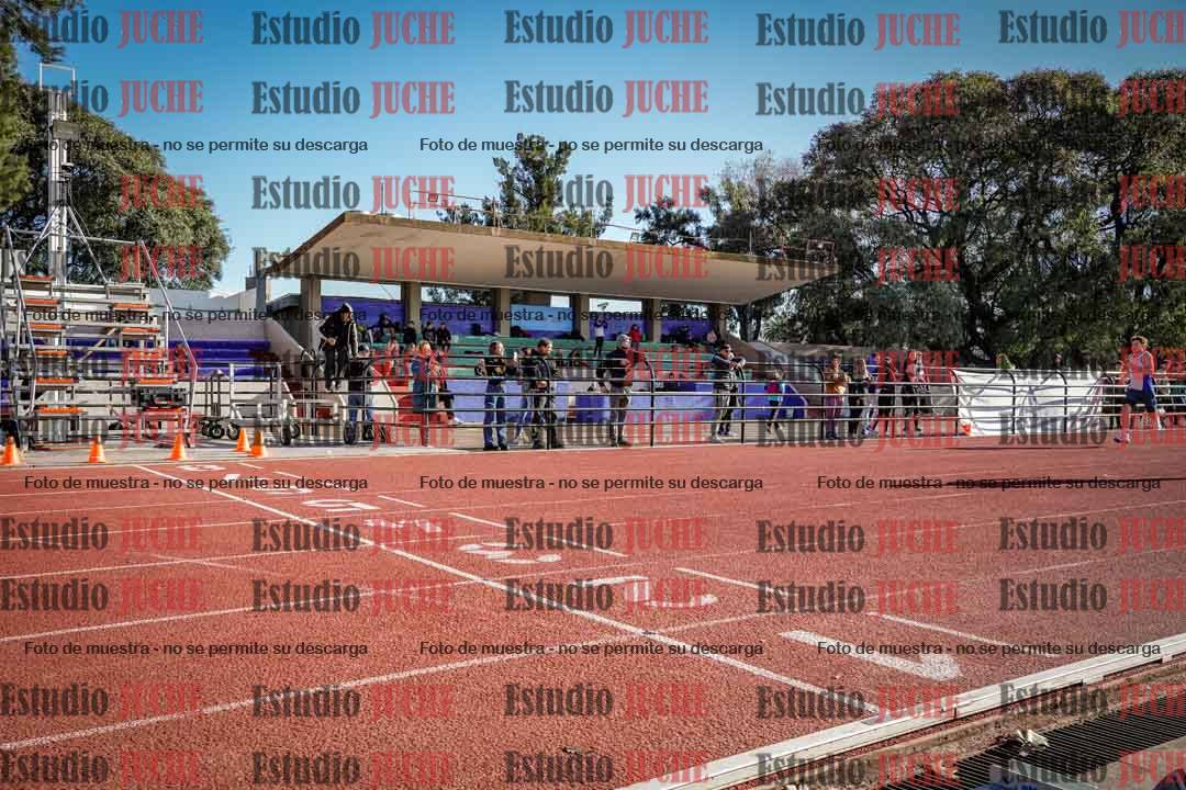 Fotos de los 400 m con vallas de varones