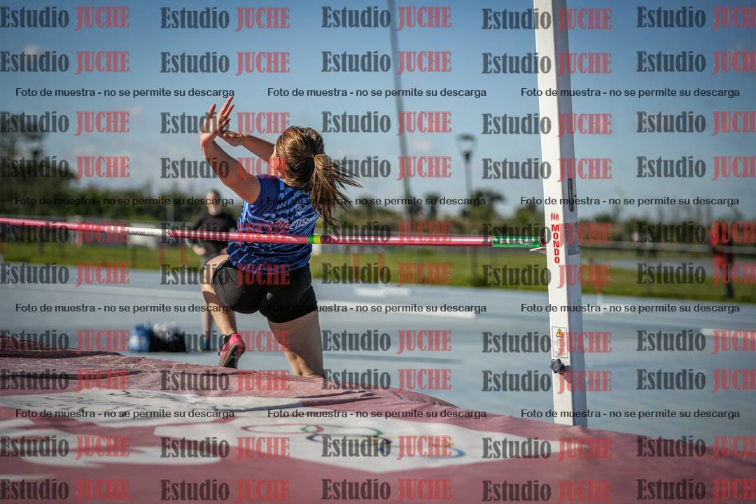 Fotos del salto en alto de mujeres