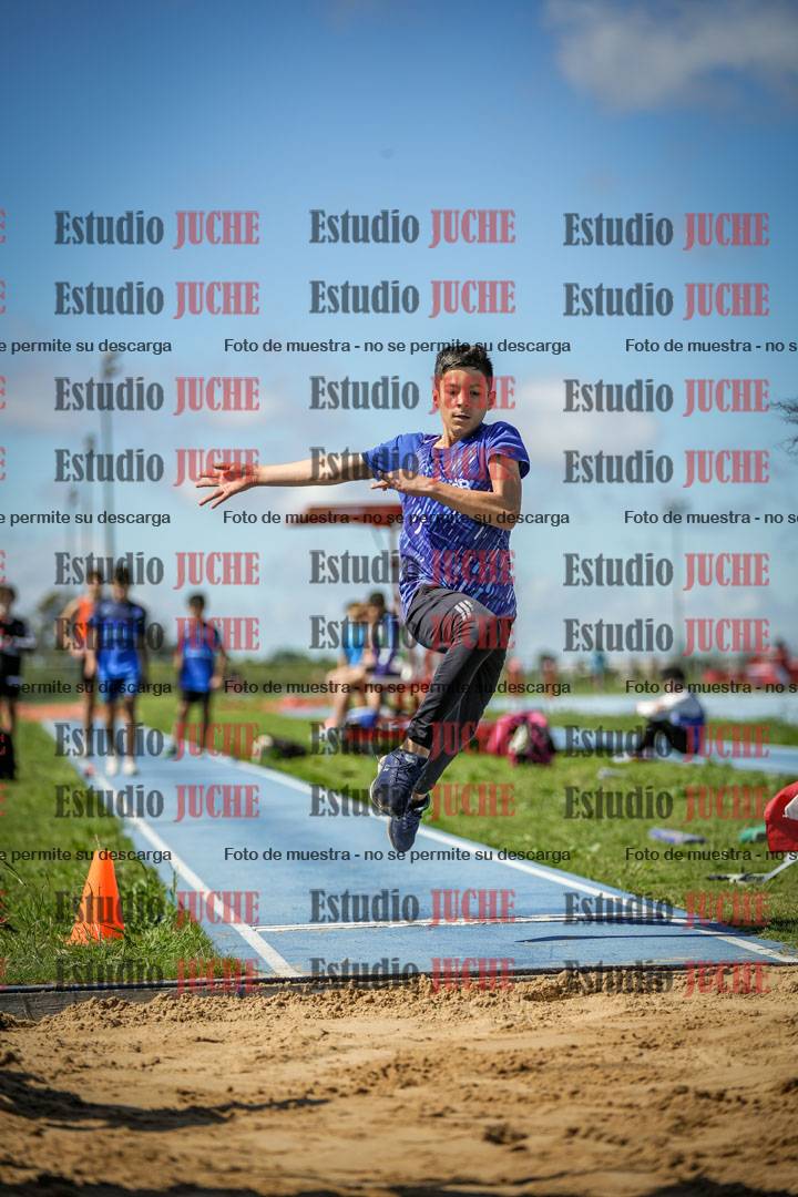 Fotos del salto en largo de varones - U14