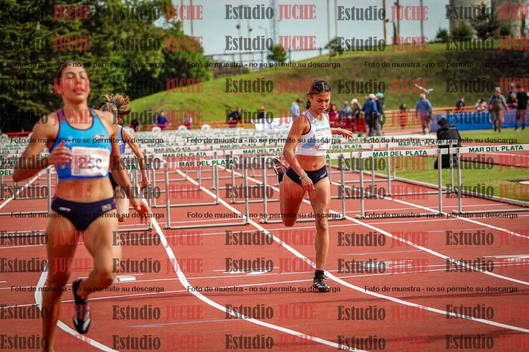 Fotos de los 100 m con vallas de mujeres