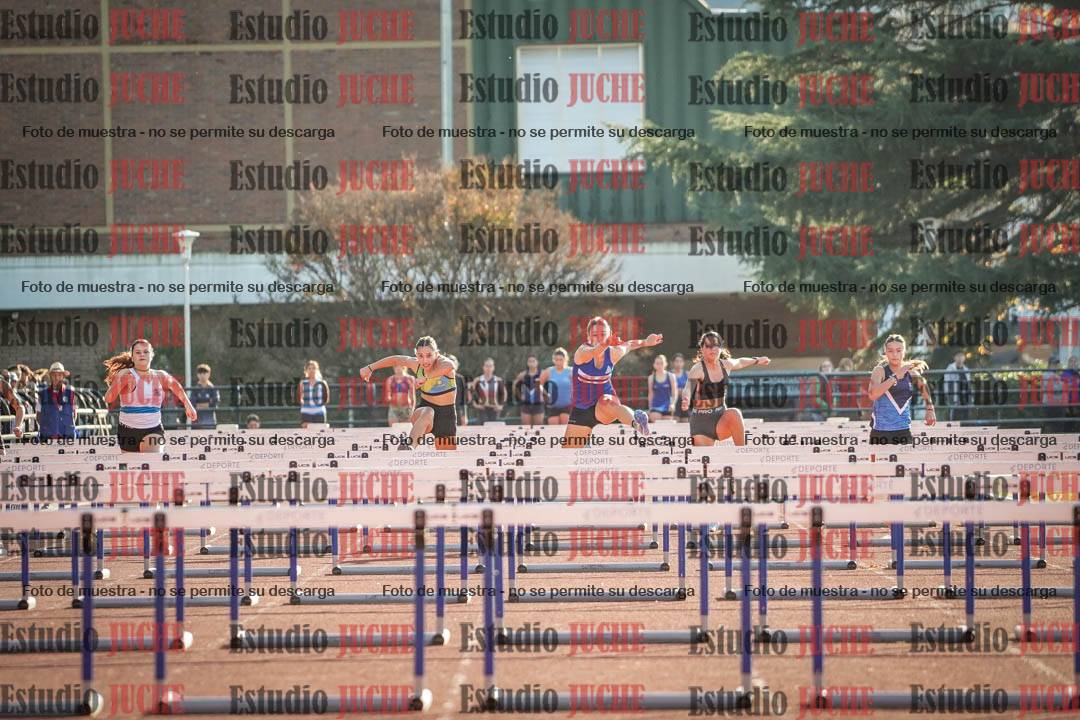 Fotos de los 100 m con vallas de mujeres