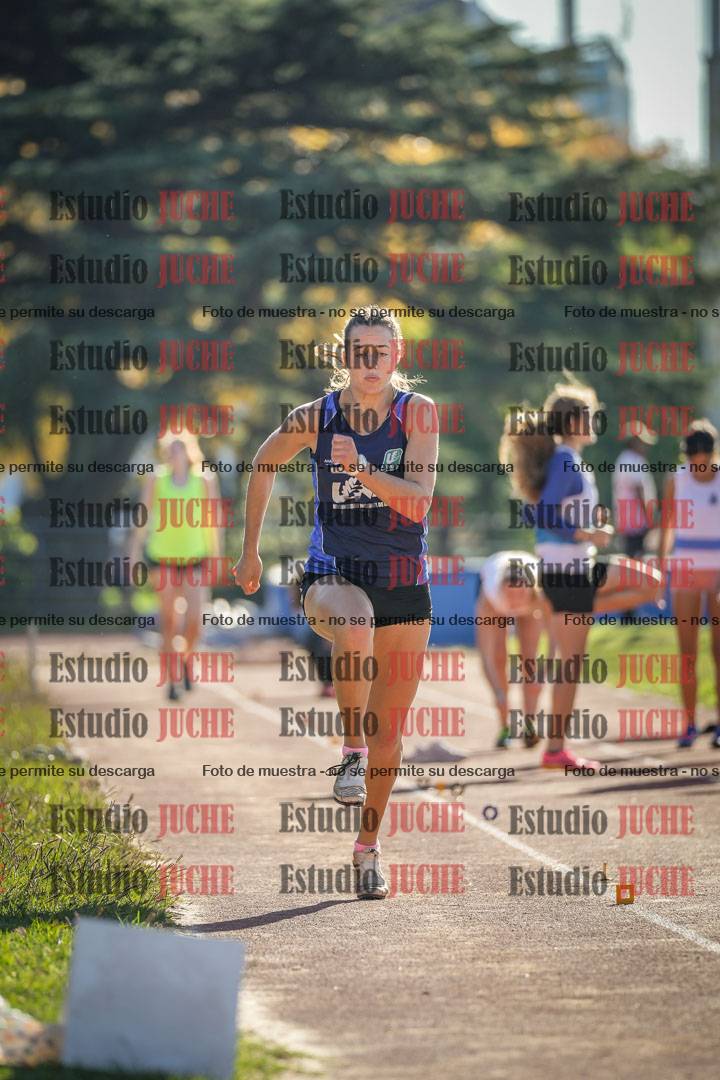 Fotos del salto en largo de mujeres - incluye U16