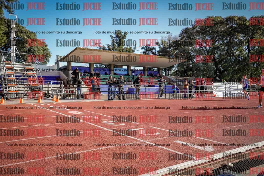 Fotos de los 400 m con vallas de varones