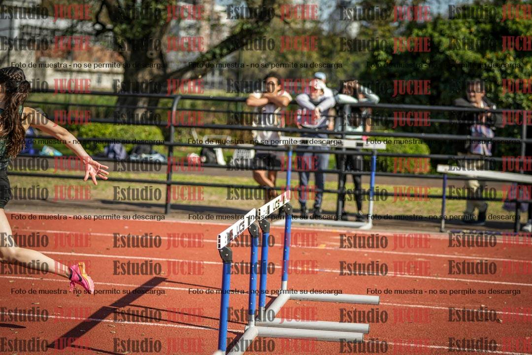 Fotos de los 100 m con vallas de mujeres