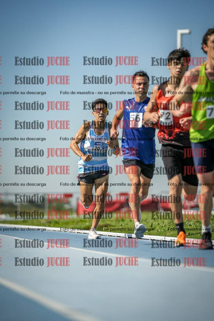 Fotos de los 5000 m de mujeres y varones - serie 1