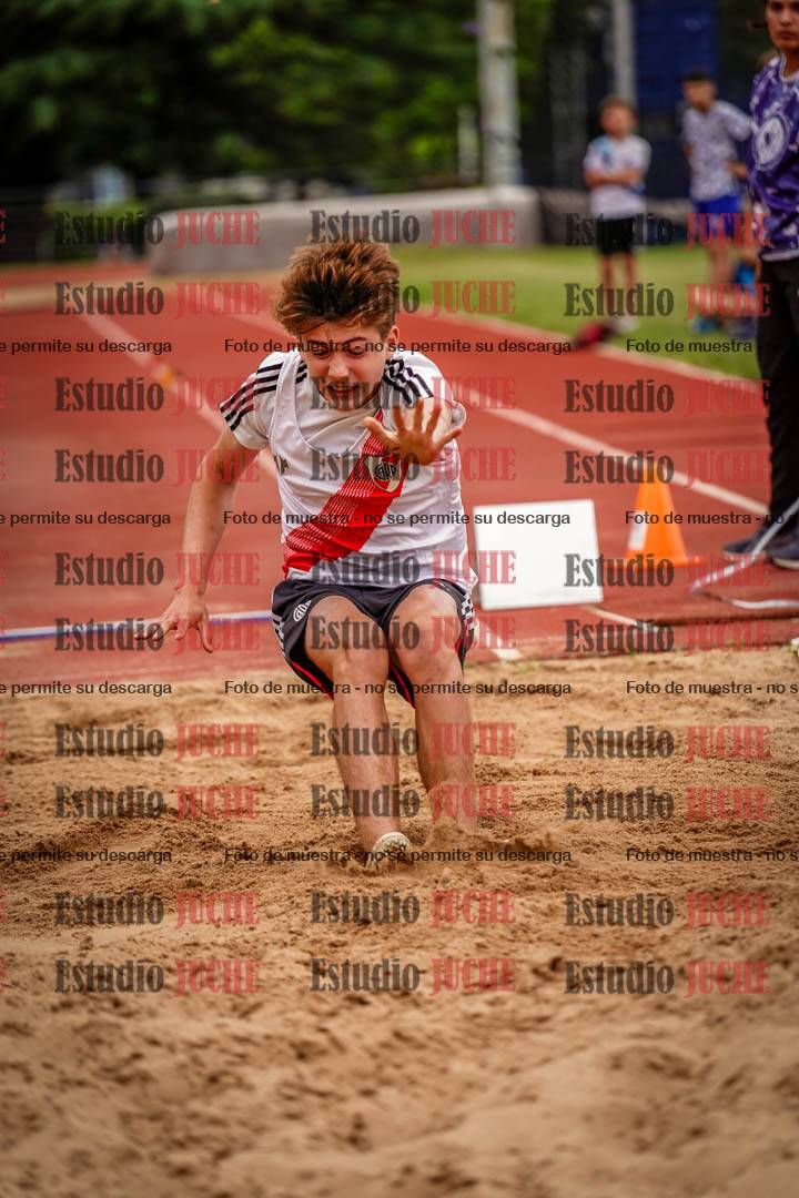 Fotos del salto en largo de varones - U14