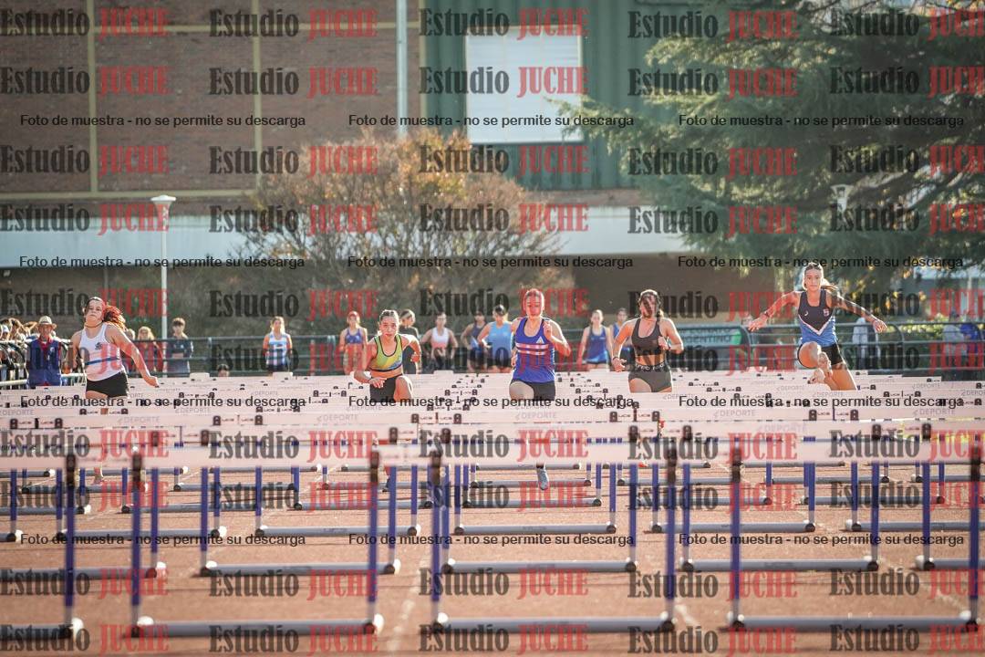 Fotos de los 100 m con vallas de mujeres