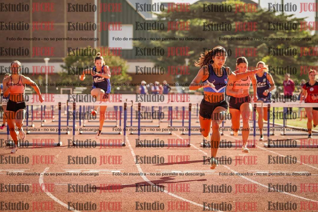 Fotos de los 100 m con vallas de mujeres