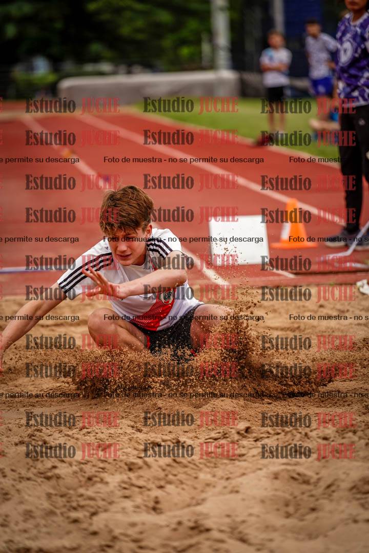 Fotos del salto en largo de varones - U14