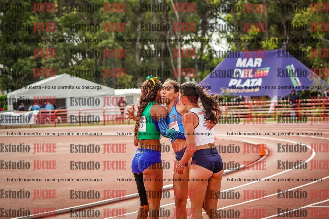 Fotos de algunos extras y podios del día 3