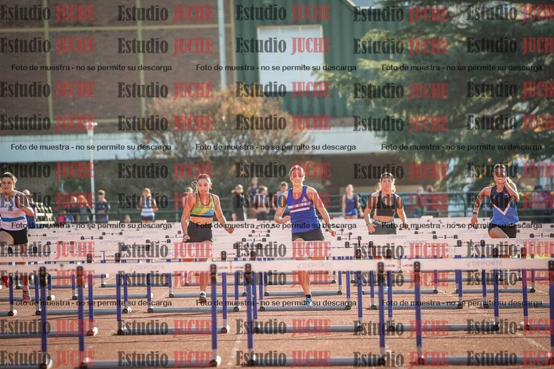 Fotos de los 100 m con vallas de mujeres
