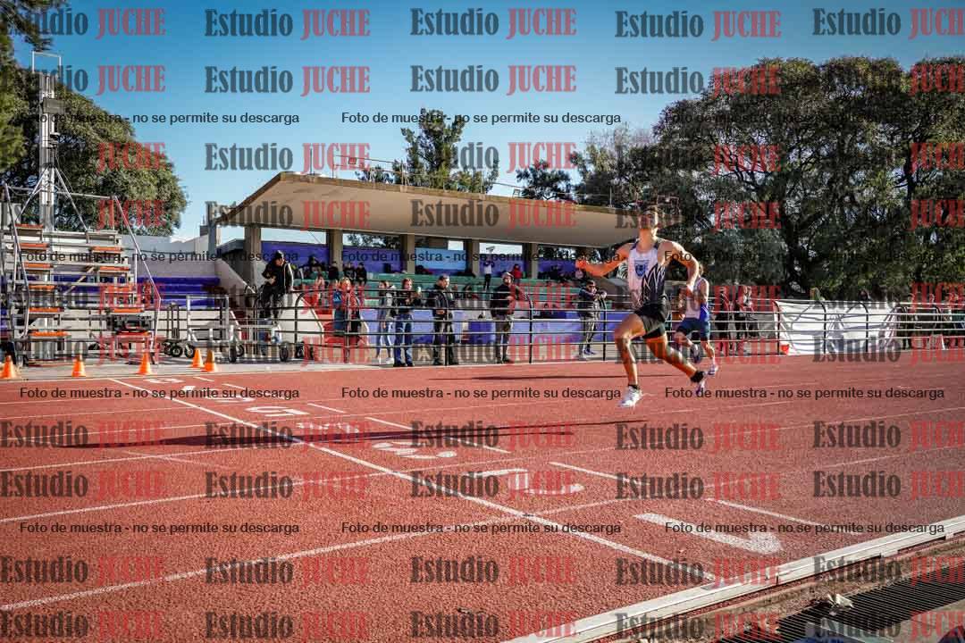 Fotos de los 400 m con vallas de varones