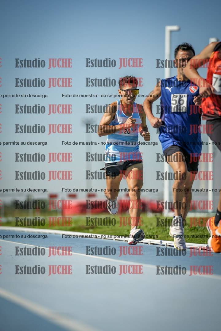 Fotos de los 5000 m de mujeres y varones - serie 1