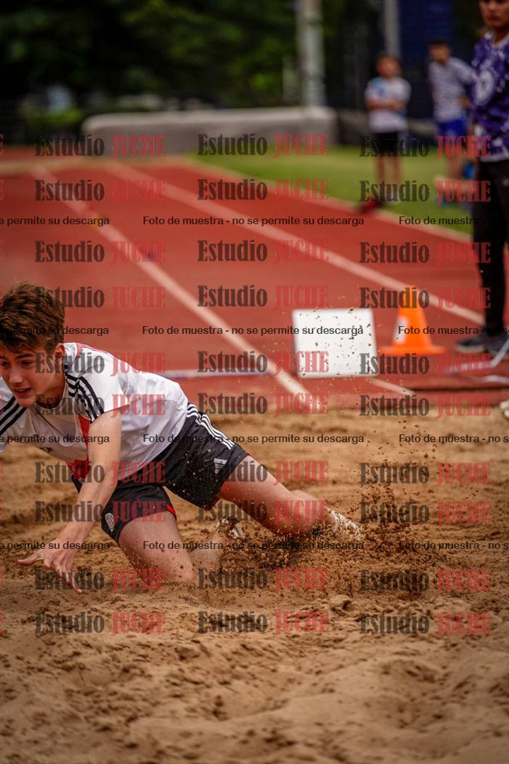Fotos del salto en largo de varones - U14