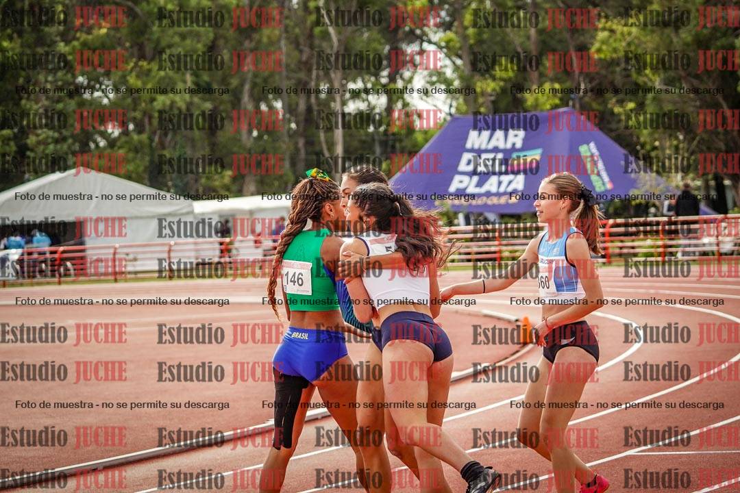 Fotos de algunos extras y podios del día 3