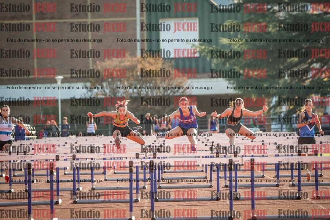 Fotos de los 100 m con vallas de mujeres