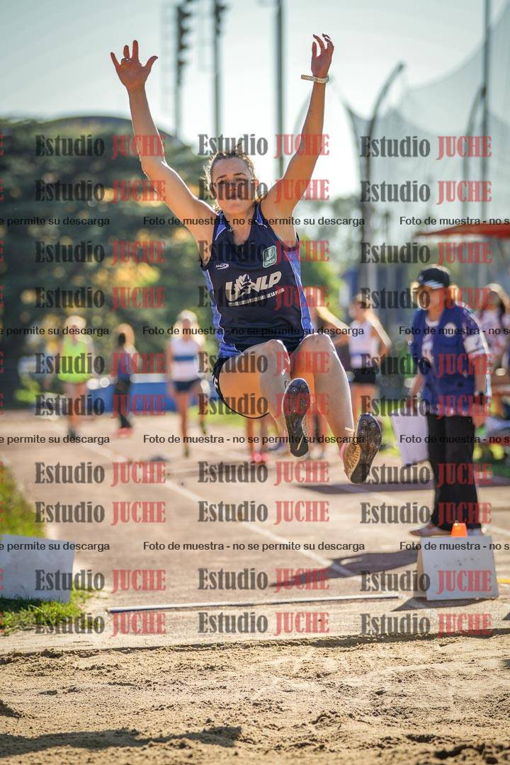 Fotos del salto en largo de mujeres - incluye U16