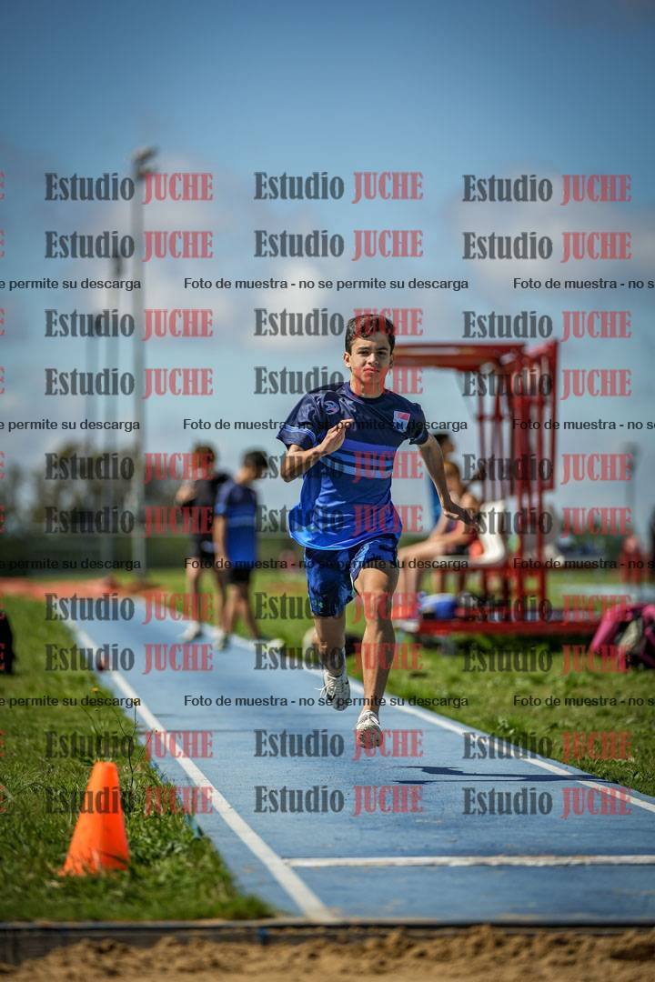 Fotos del salto en largo de varones - U14