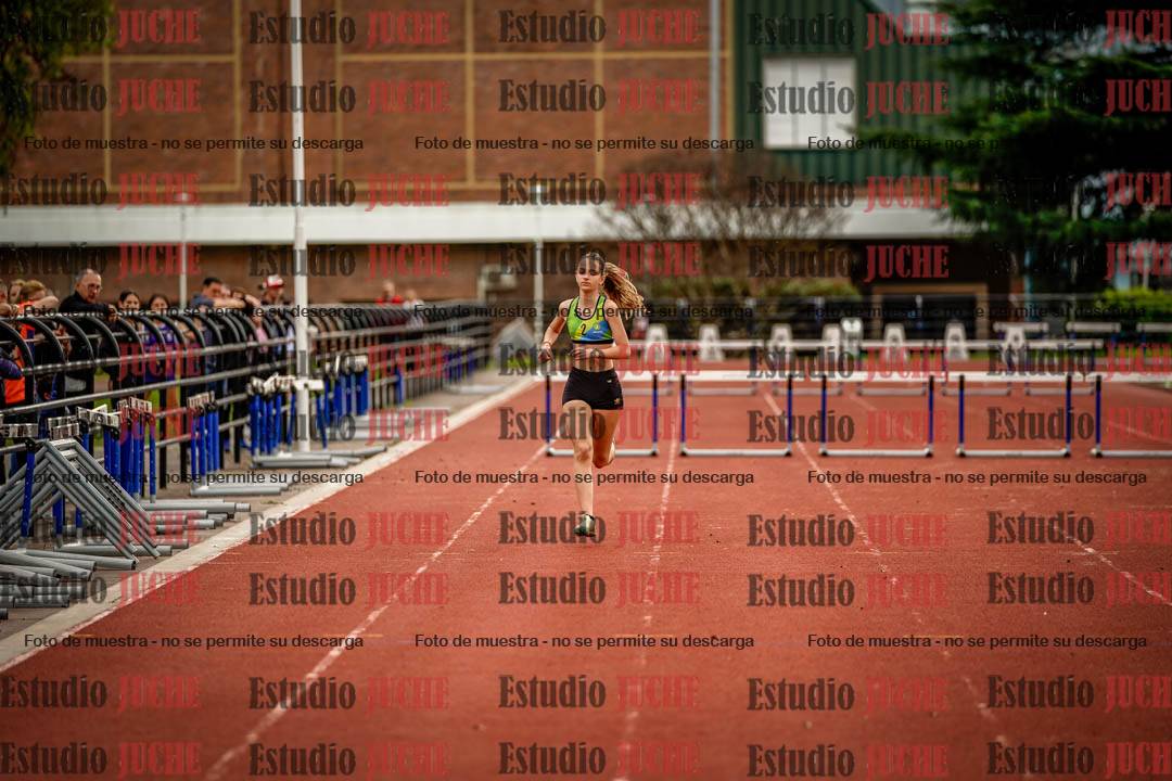 Fotos de los 295 m con vallas de mujeres