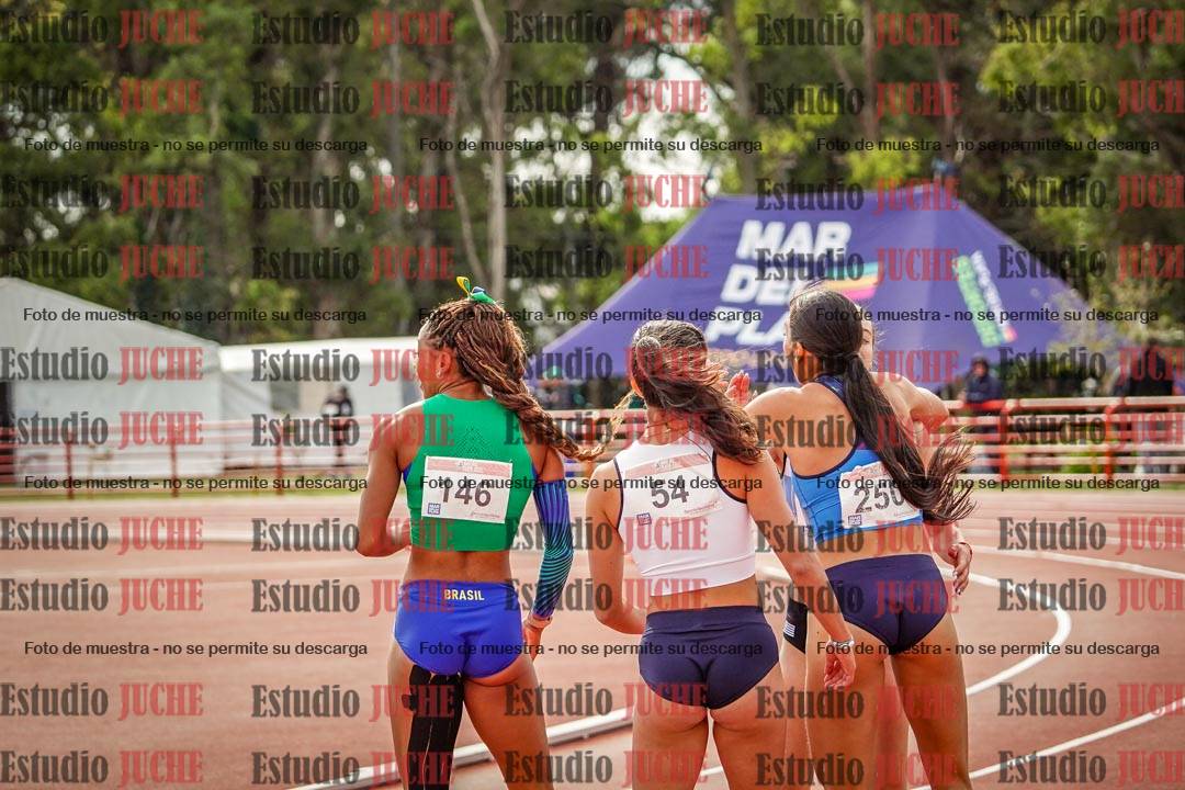 Fotos de algunos extras y podios del día 3