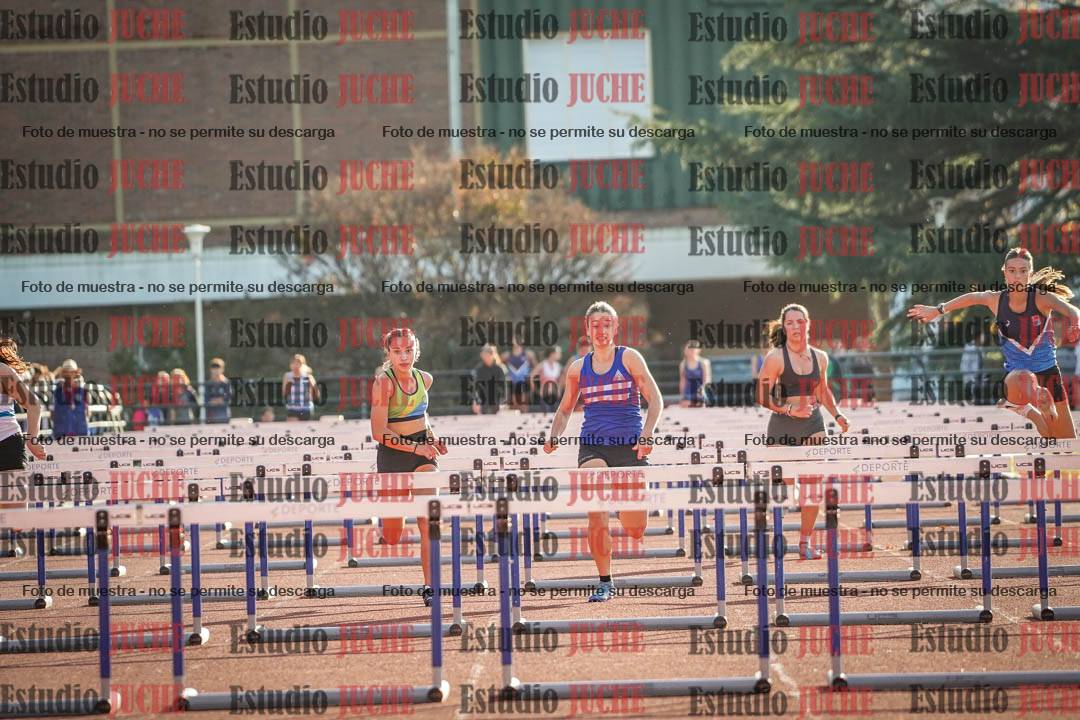Fotos de los 100 m con vallas de mujeres