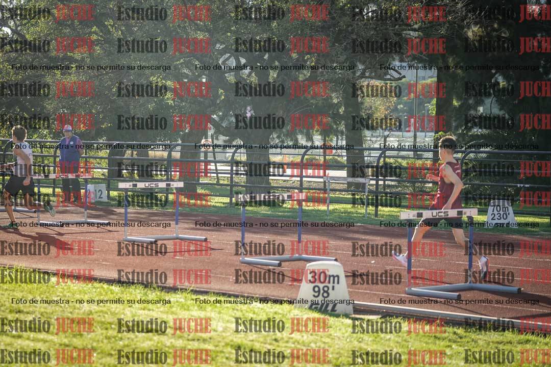 Fotos de los 295 m con vallas de varones