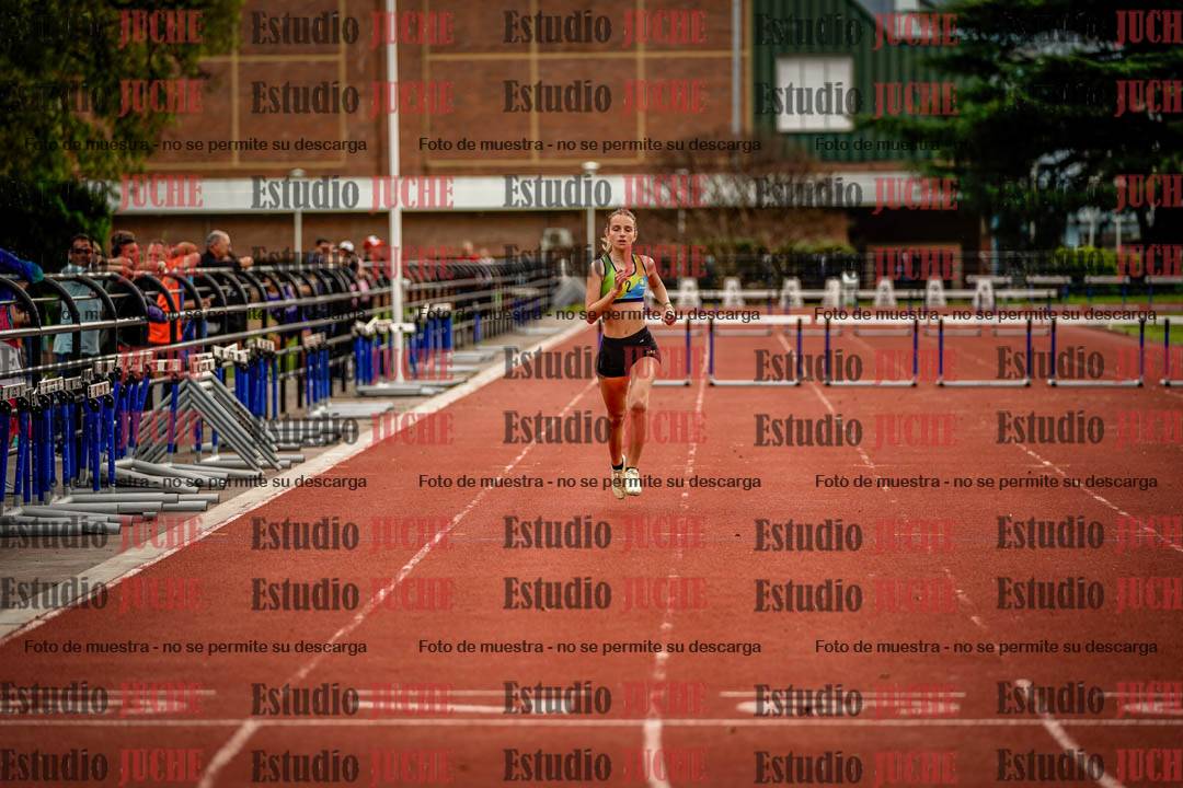 Fotos de los 295 m con vallas de mujeres
