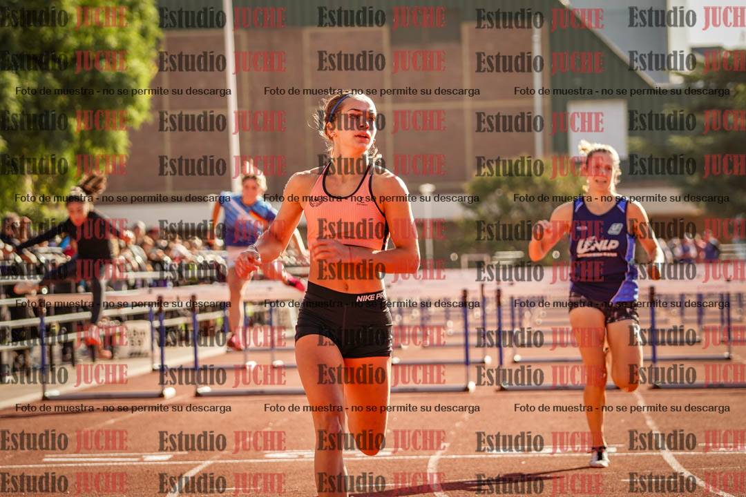 Fotos de los 100 m con vallas de mujeres