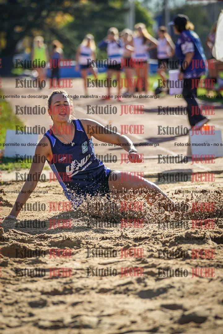 Fotos del salto en largo de mujeres - incluye U16