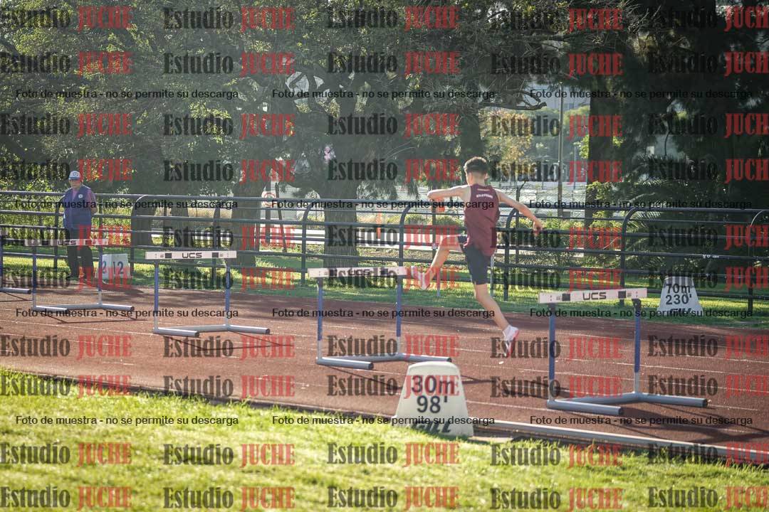 Fotos de los 295 m con vallas de varones