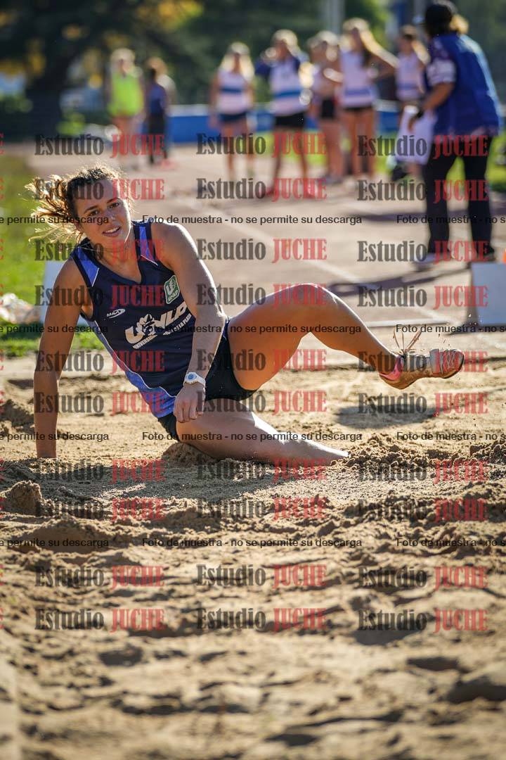 Fotos del salto en largo de mujeres - incluye U16